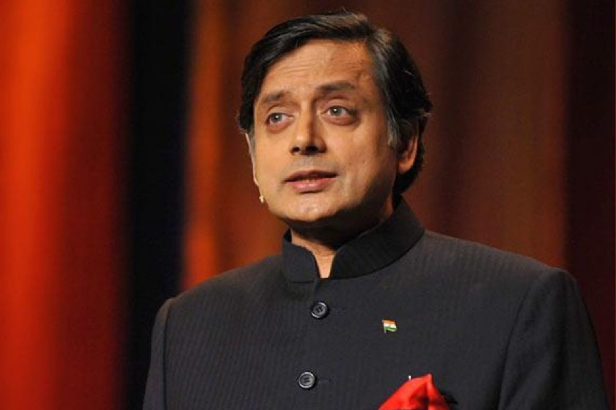 IPL 2022 : याला इंग्लंडला नेलं पाहिजे...Umran Malik चे जबरा फॅन बनले शशी थरूर