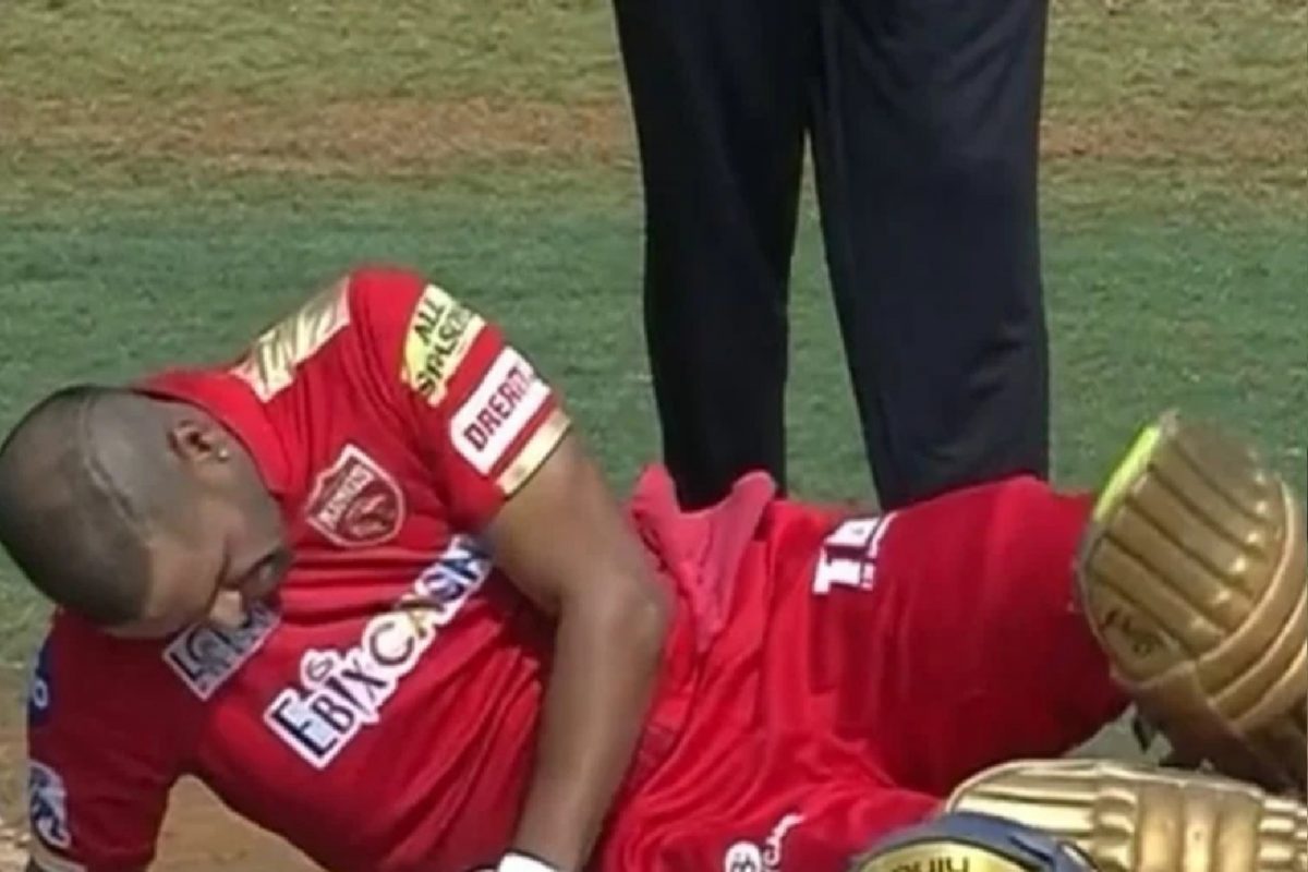 IPL 2022: गब्बरबाबत असं काही घडलं की काही मिनिटे मैदानावरच लागला लोळू