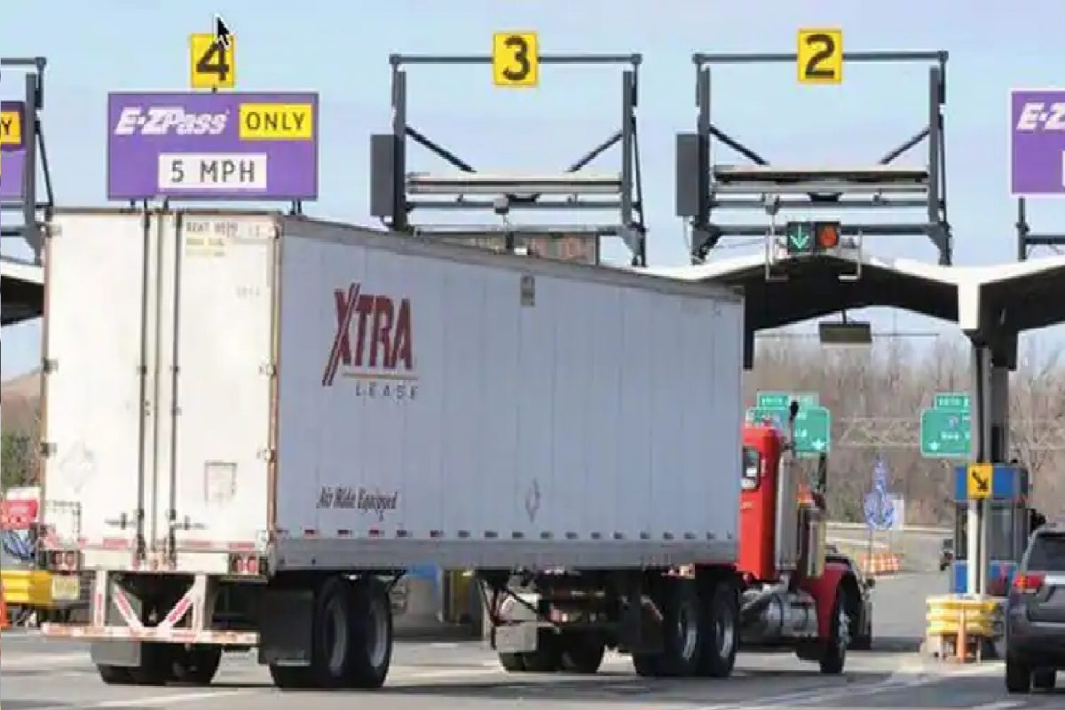 गाडी पेक्षा टोल महाग! ड्राव्हरच्या खात्यातून कापला 43 लाखांचा टोल; चूक मान्य पण कंपनीचा पैसे देण्यासही नकार