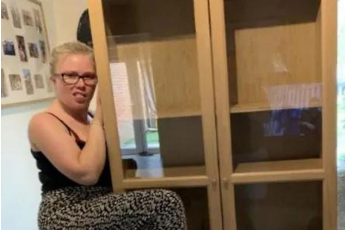 पतीने चुकून पत्नीच्या विक्रीची दिली ऑनलाईन जाहिरात; खरेदीदारांनी केली हद्द पार, पाहून खुश झाली महिला