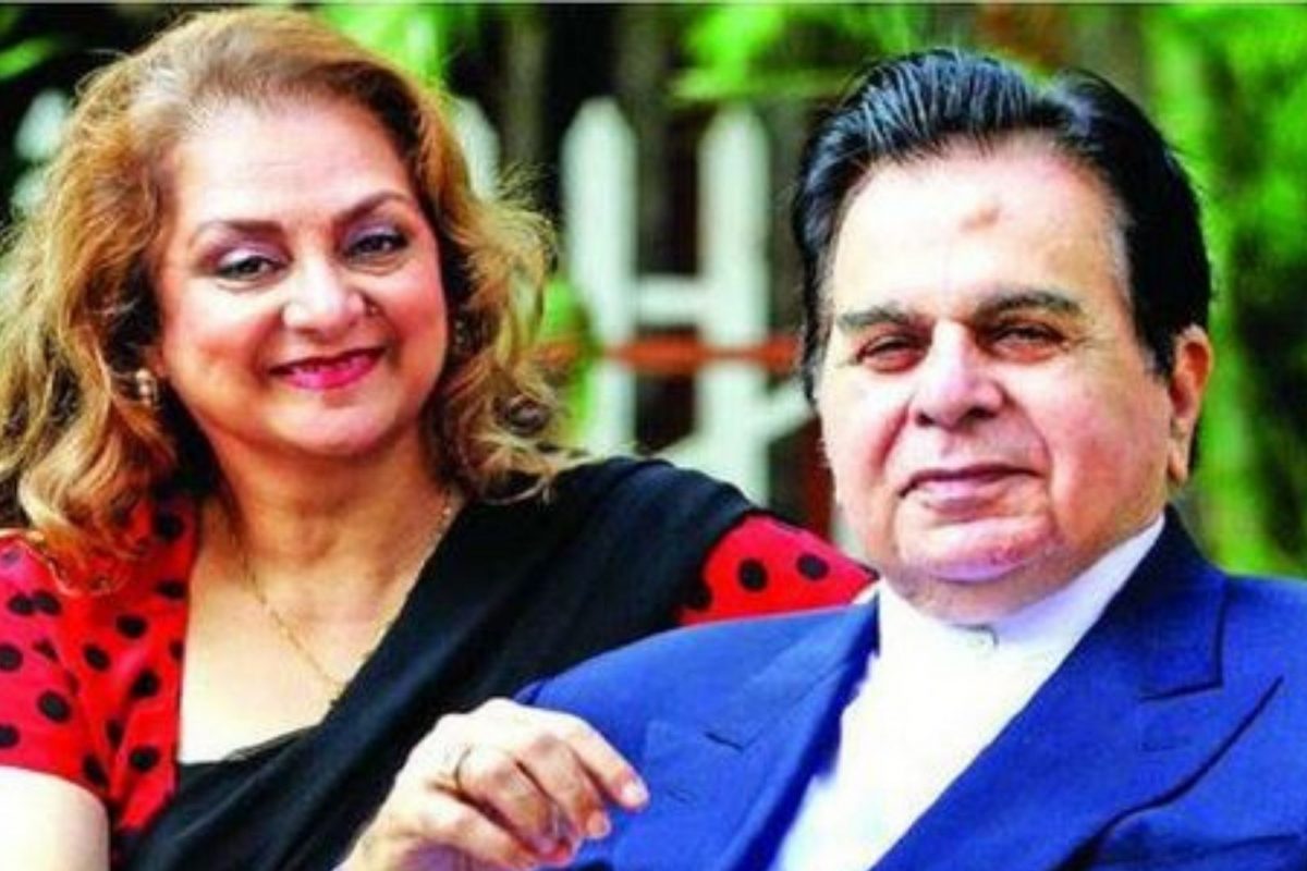 दिलीप कुमार यांच्या निधनानंतर अशी झालीय सायरा बानोंची अवस्था, म्हणाल्या...