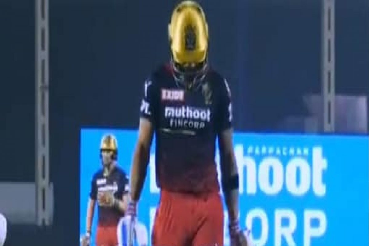 IPL 2022 : 'आऊट ऑफ फॉर्म' विराट कोहलीनं घेतली 'या' दिग्गजाची मदत, लवकरच दिसणार फरक