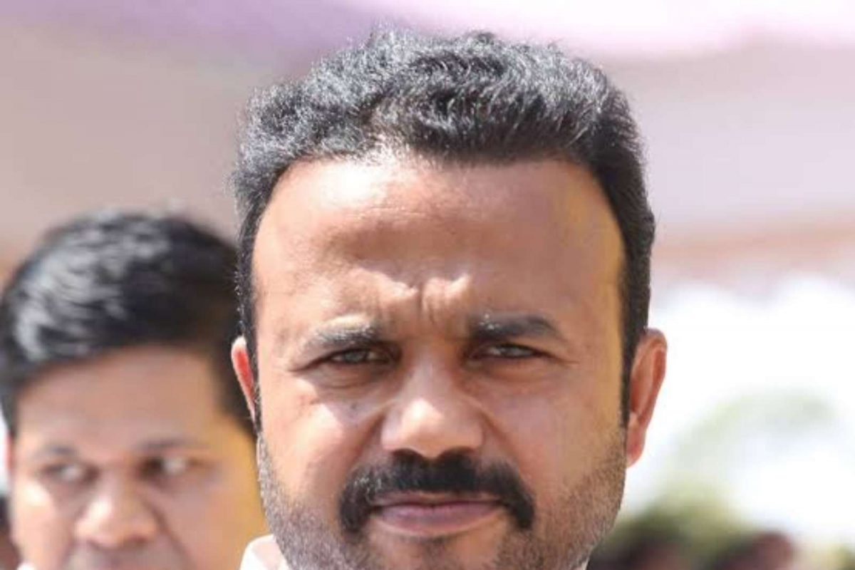 Jaykumar Gore : मृत व्यक्तीला कागदोपत्री जीवंत दाखवलं, भाजप आमदाराचा कारनामा, अॅट्रॉसिटीचा गुन्हा दाखल