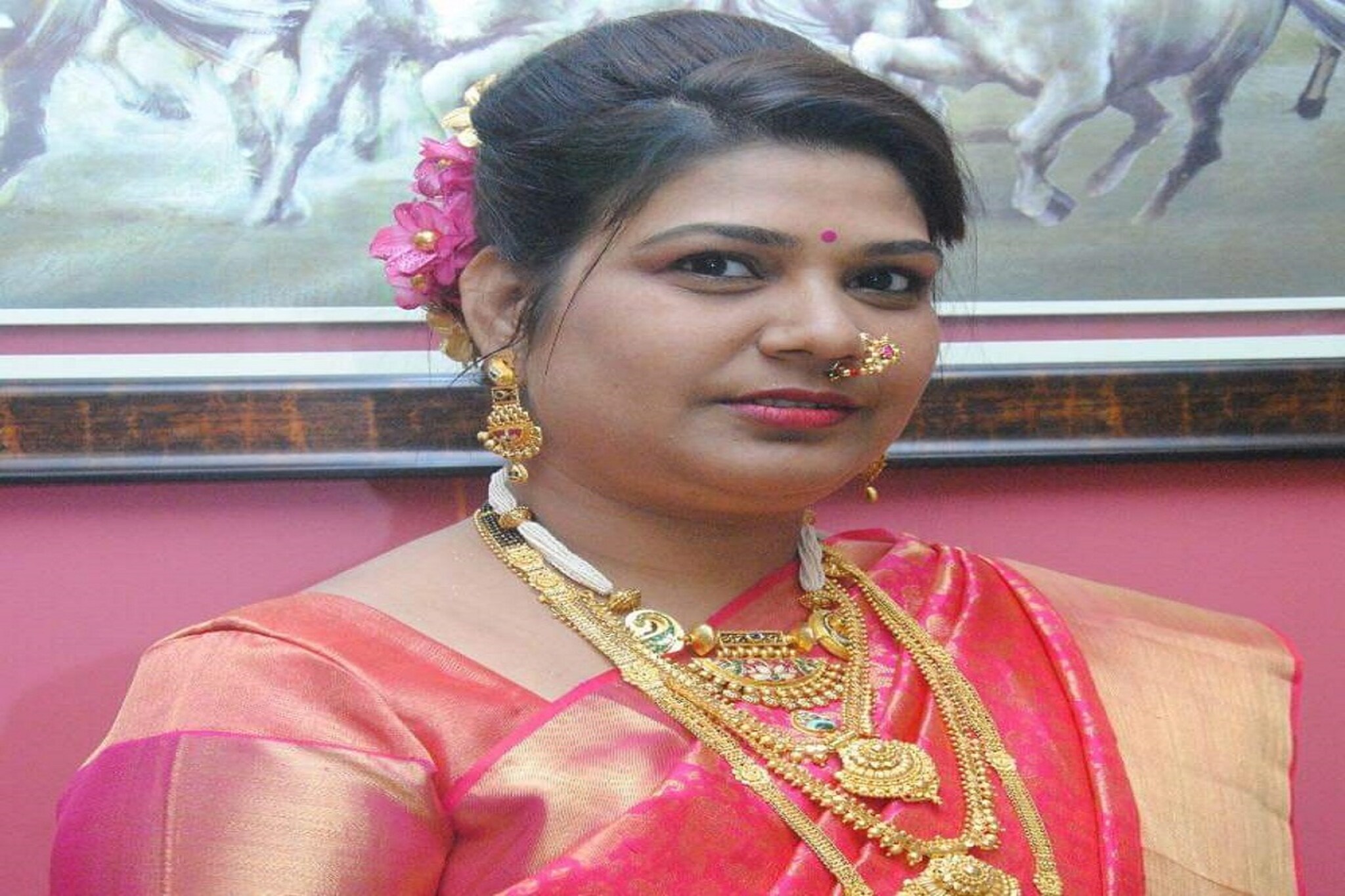 शिवसेना आमदार मंगेश कुडाळकरांच्या पत्नीची राहत्या घरी आत्महत्या