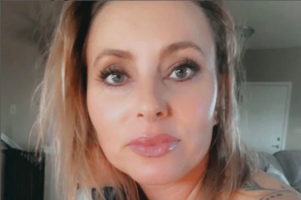 घरात बसून 3 मुलांची आई महिन्याला कमावते 9 लाख; मात्र कुटुंबीयांचा आक्षेप