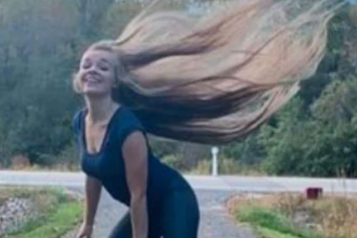 बापरे! तब्बल 19 वर्षांनंतर केस कापायला गेली 'ही' टिकटॉक स्टार; केसांची लांबी बघून व्हाल थक्क