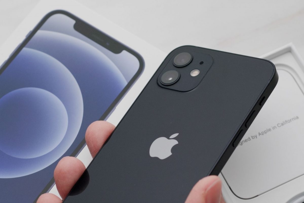 विना चार्जर iPhone विक्री करणं पडलं महागात, ग्राहकाला द्यावे लागणार 82 हजार रुपये; काय आहे प्रकरण