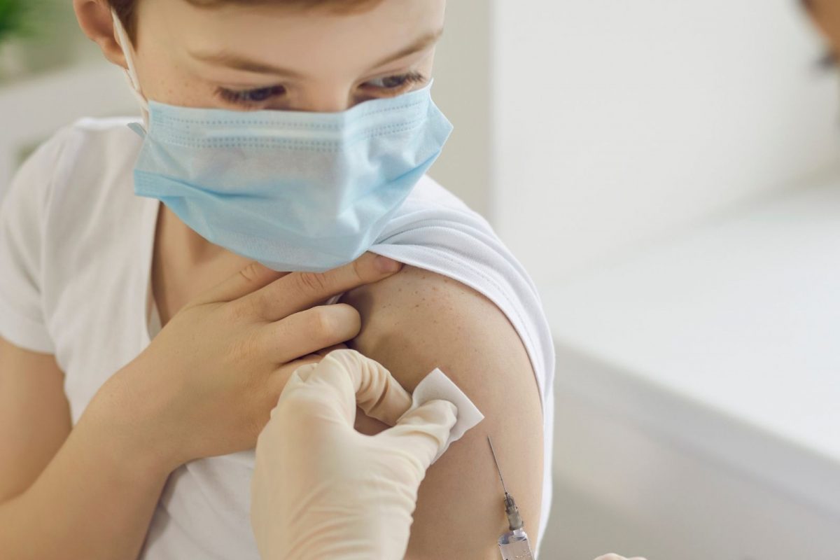 कोरोनाच नाही तर 'या' कारणासाठी देशात लसीकरण महत्वाचं! तज्ज्ञ म्हणतात..