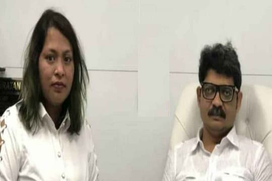 Gunratna Sadavarte : सदावर्तेंना धक्क्यावर धक्के, आता पत्नीविरोधात गुन्हा, अडचणी वाढणार?