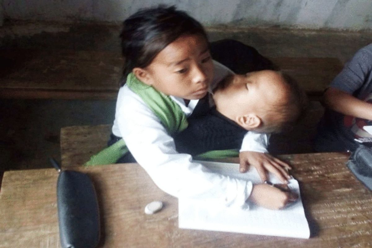 या PHOTO मागची कहाणी वाचून डोळ्यात पाणी येईल; अनेकांसाठी ठरलीये प्रेरणा!