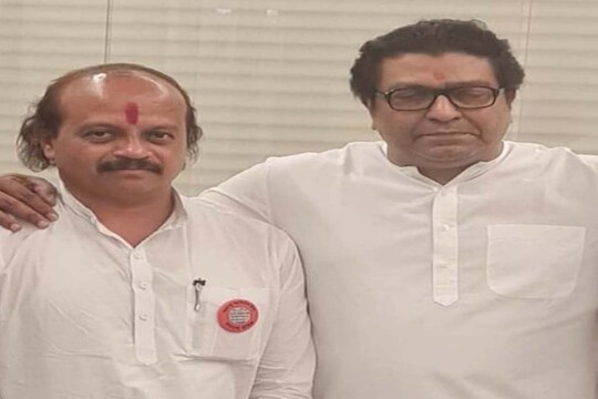 आता राज ठाकरेंची पुण्यात सभा होणार आहे. त्याआधी राज ठाकरे हे मनसेच्या पदाधिकाऱ्यांची बैठक घेणार आहे.