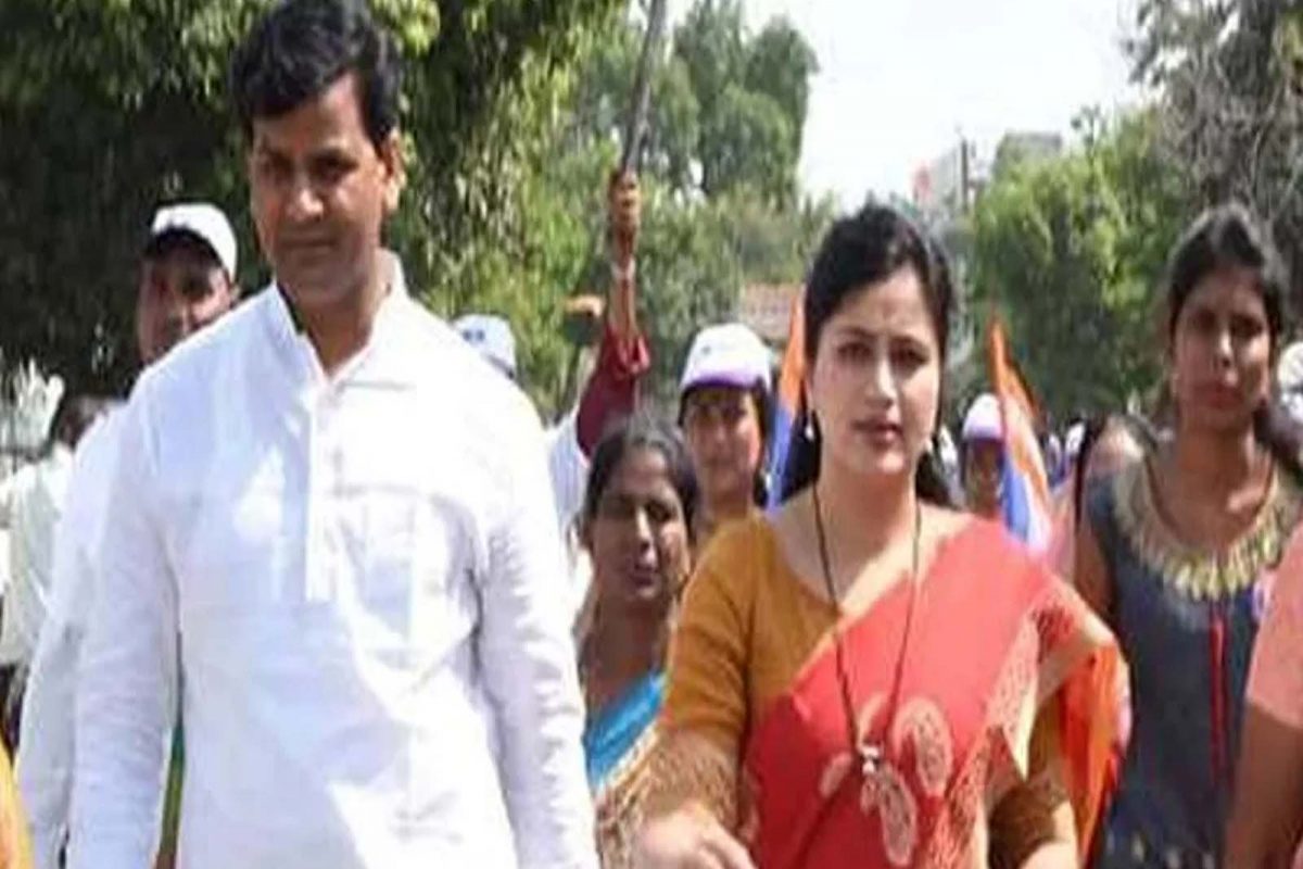 ...मग नवनीत राणांनी काय परिणाम होतात ते बघावे, शिवसेनेच्या मोठ्या नेत्याचा थेट इशारा