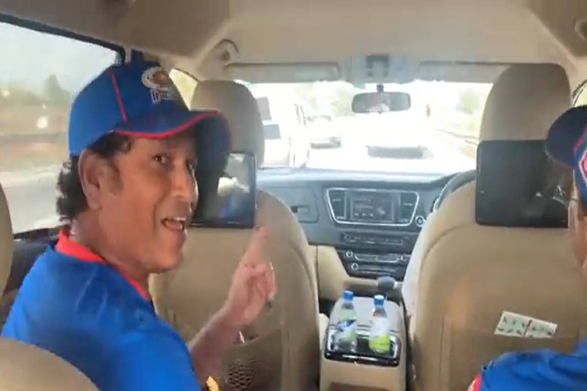 IPL 2022 : मुंबई ते पुणे प्रवास, सचिन तेंडुलकरने मराठी गाण्यावर धरला ताल! VIDEO