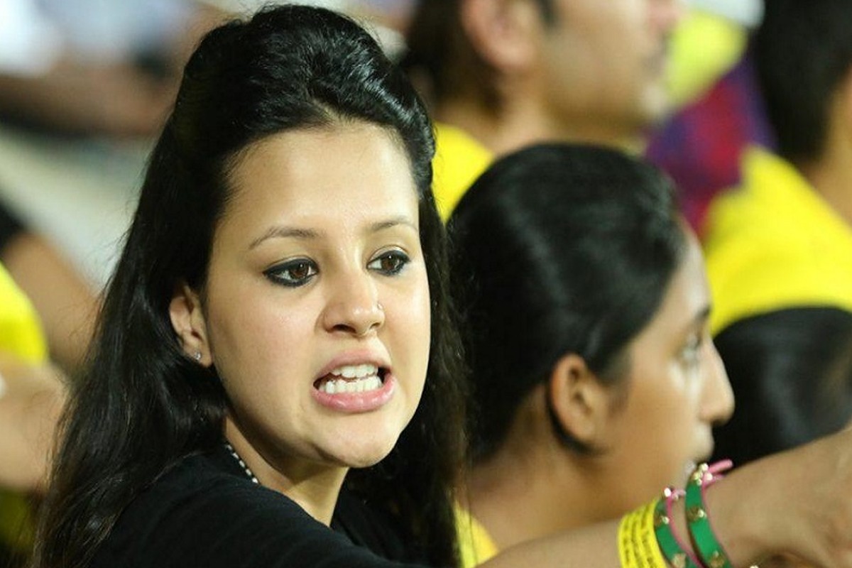 कॅप्टन कूल धोनीची पत्नी लोडशेडिंगमुळे संतापली, राज्य सरकारला दिला 'करंट'