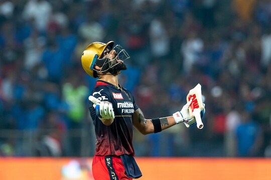 IPL 2022 : Virat Kohli साठी काळ ठरतोय हा बॉलर, जुन्या जखमेवर पुन्हा केला वार!