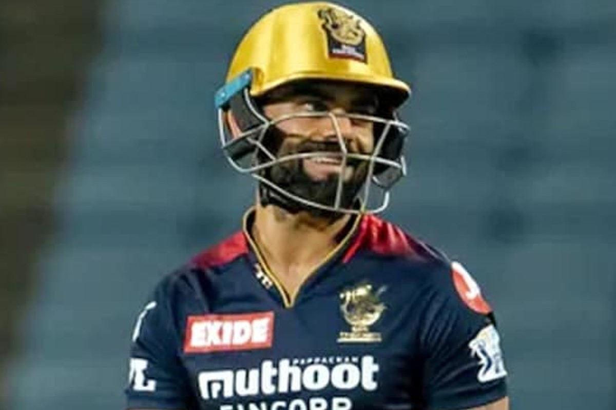 IPL 2022 : 'देशासाठी आयपीएलमधून ब्रेक घे', सगळ्यात जवळच्या व्यक्तीचं तरी विराट ऐकणार का?