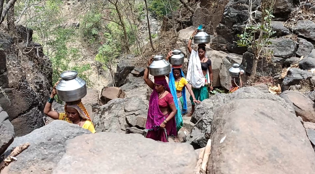 घोटभर पाण्यासाठी वणवण.. !