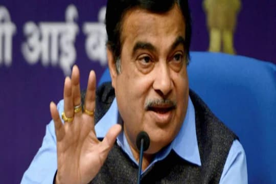 तुम्ही फक्त 'येस सर' म्हणायचं; नितीन गडकरी सरकारी अधिकाऱ्यांनी उद्देशून असं का म्हणाले?