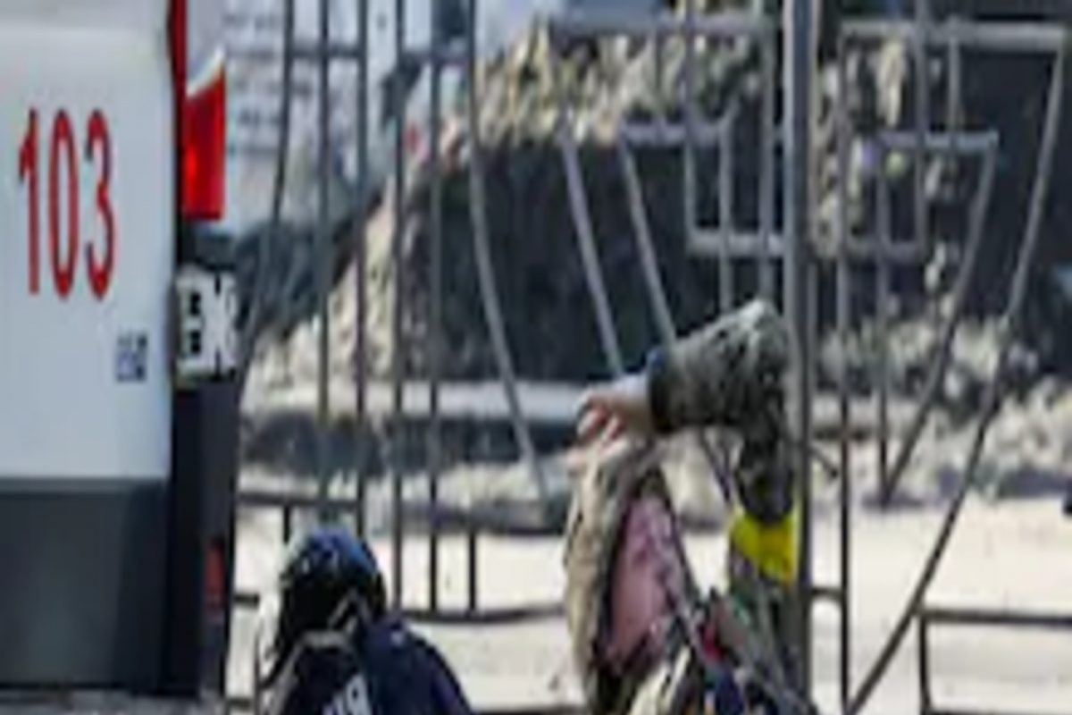 Russia Ukraine War : रशियाने केला मारियुपोल स्टील प्लांटवर हल्ला, जवानांसह शेकडो नागरिकही अडकले