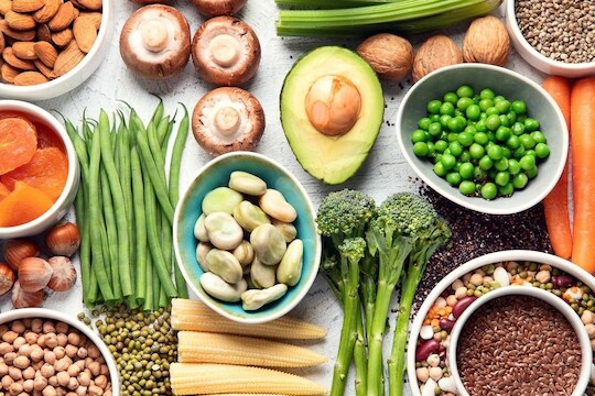 Health Tips: हेल्‍दी आणि प्रॉब्‍लेम फ्री केस-त्वचेसाठी नक्की खा हे 7 फूड्स; जाणून घ्या सर्व फायदे
