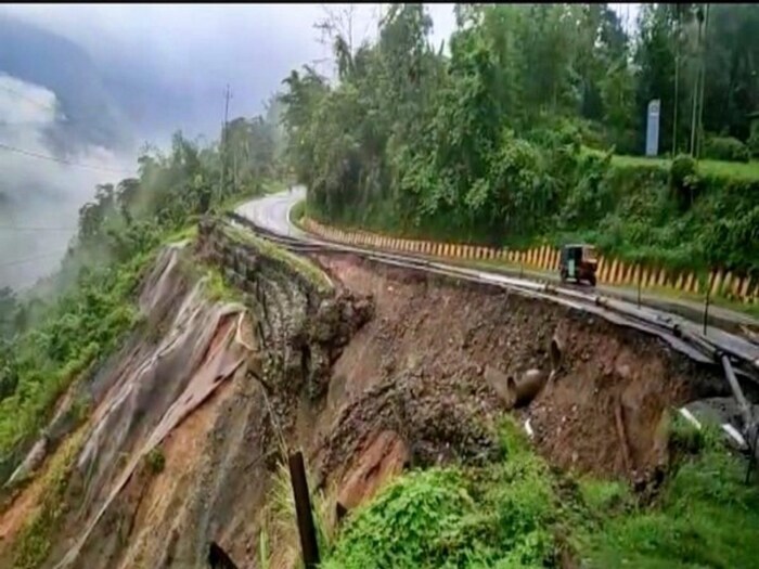 आसाम राज्य आपत्ती व्यवस्थापन प्राधिकरणाने सांगितलं की, न्यू कुंजांग, फ्यांगपुई, मौलहोई, नामजुरांग, दक्षिण बगेतार, महादेव टिला, कालीबारी, उत्तर बगेतार, झिओन आणि लोदी पांगमौल गावे अनेक ठिकाणी अचानक आलेल्या पूर आणि भूस्खलनामुळे बाधित झाली आहेत.
