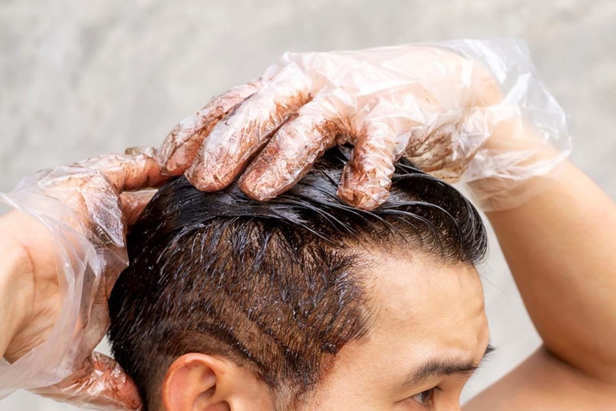 पुरुषांच्या केसांसाठी परिणामकारक आहेत हे वीगन हेयर मास्क; उन्हाळ्यात केसांची अशी घ्या काळजी