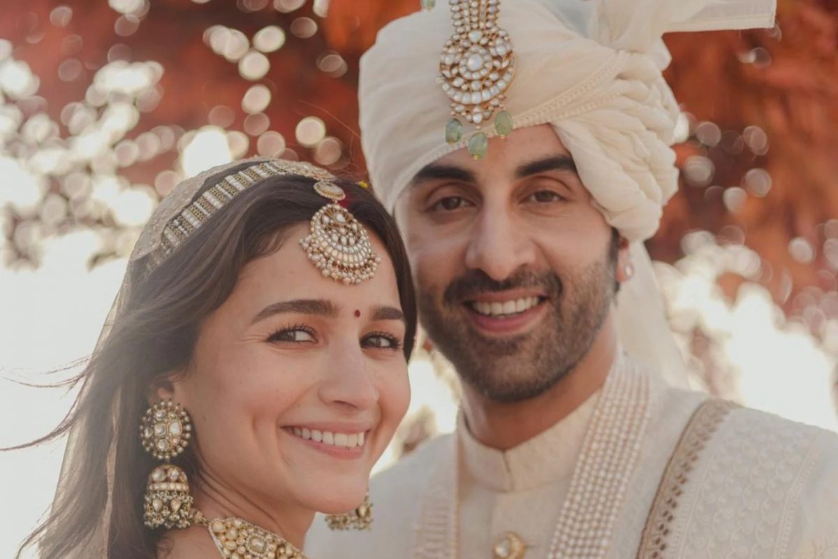 लग्नात अग्निभोवती सात फेरे घेतल्यानंतर आपला सर्वांत मोठा कोणता समज दूर होतो? असा प्रश्न करण जौहरने आलिया भट्टला विचारला.