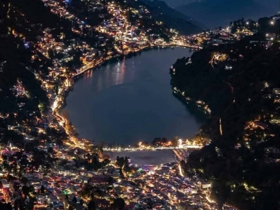 एरिक सोल्हेम यांनी यापूर्वी उत्तराखंडमधील नैनितालचा फोटो शेअर केला होता. हा फोटो रात्री खूप उंचावरून घेतला होता आणि तलावाच्या काठावर चमकणाऱ्या नैनितालचं दृश्य असं दिसत होतं की, जणू काही जमिनीवर तारेच विखुरले आहेत.