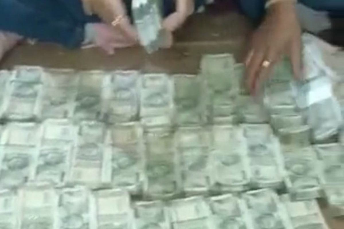 EOW Raid in Satna: निवृत्तीआधी भ्रष्टाचाराचे प्रदूषण! कनिष्ठ शास्त्रज्ञाकडे निघालं कोट्यवधींचे घबाड; झाली जप्तीची कारवाई