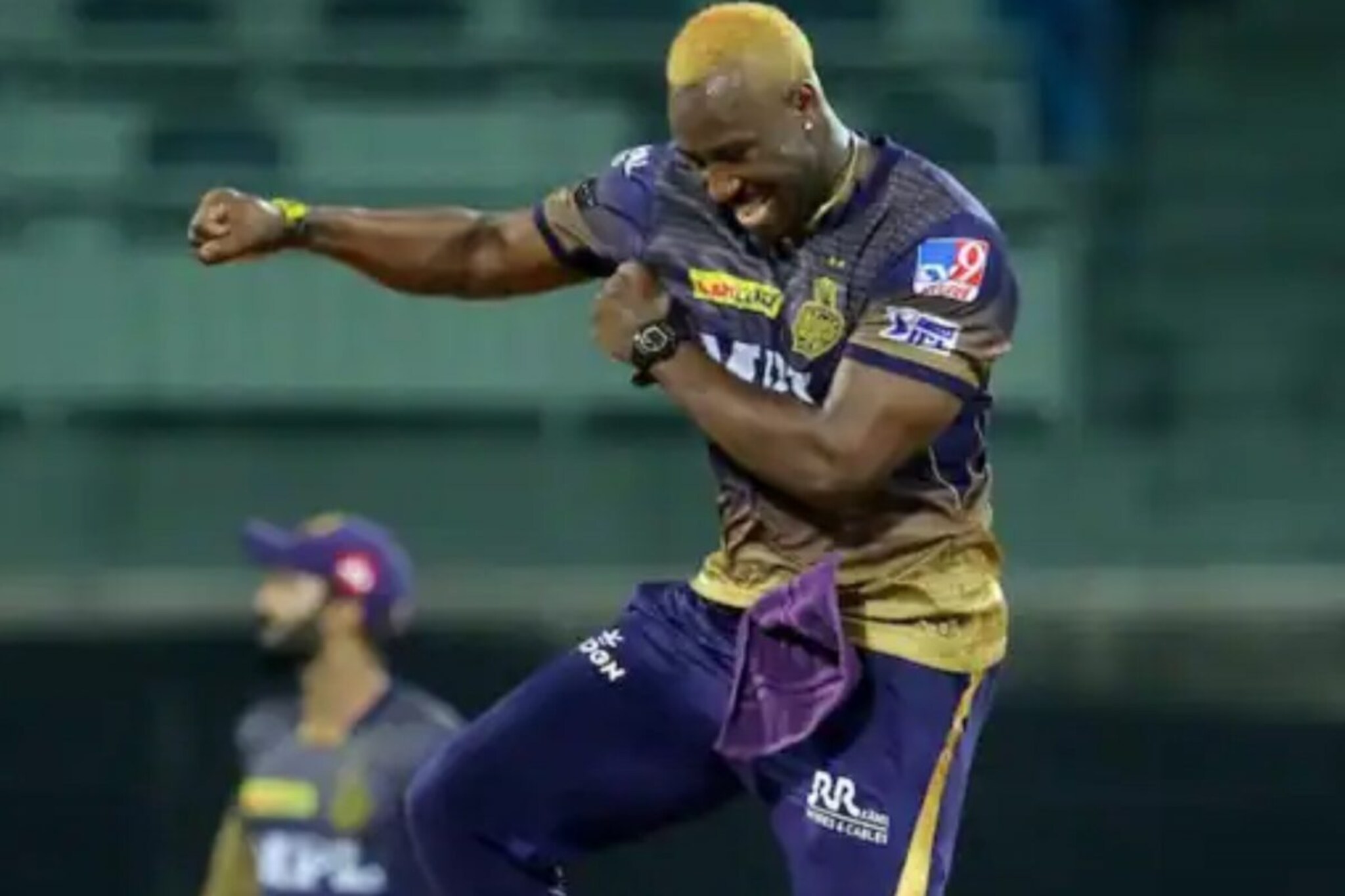 ना बॅटिग ना बॉलिंग तरीही चर्चेत, आंद्रे रसेलचा तो VIDEO व्हायरल