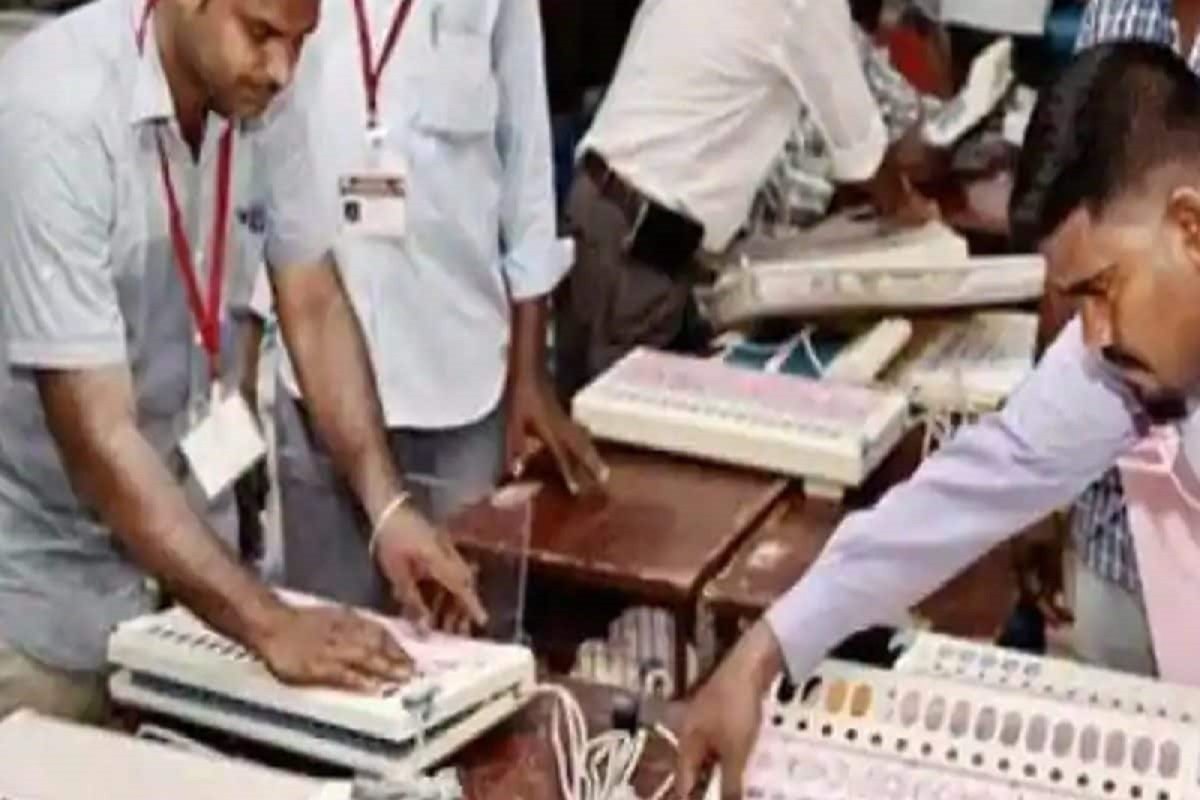 महापालिका निवडणुकांबाबत सर्वात मोठी बातमी, दोन टप्प्यात निवडणूक जाहीर होण्याची शक्यता, 'या' महापालिकांची पहिली निवडणूक