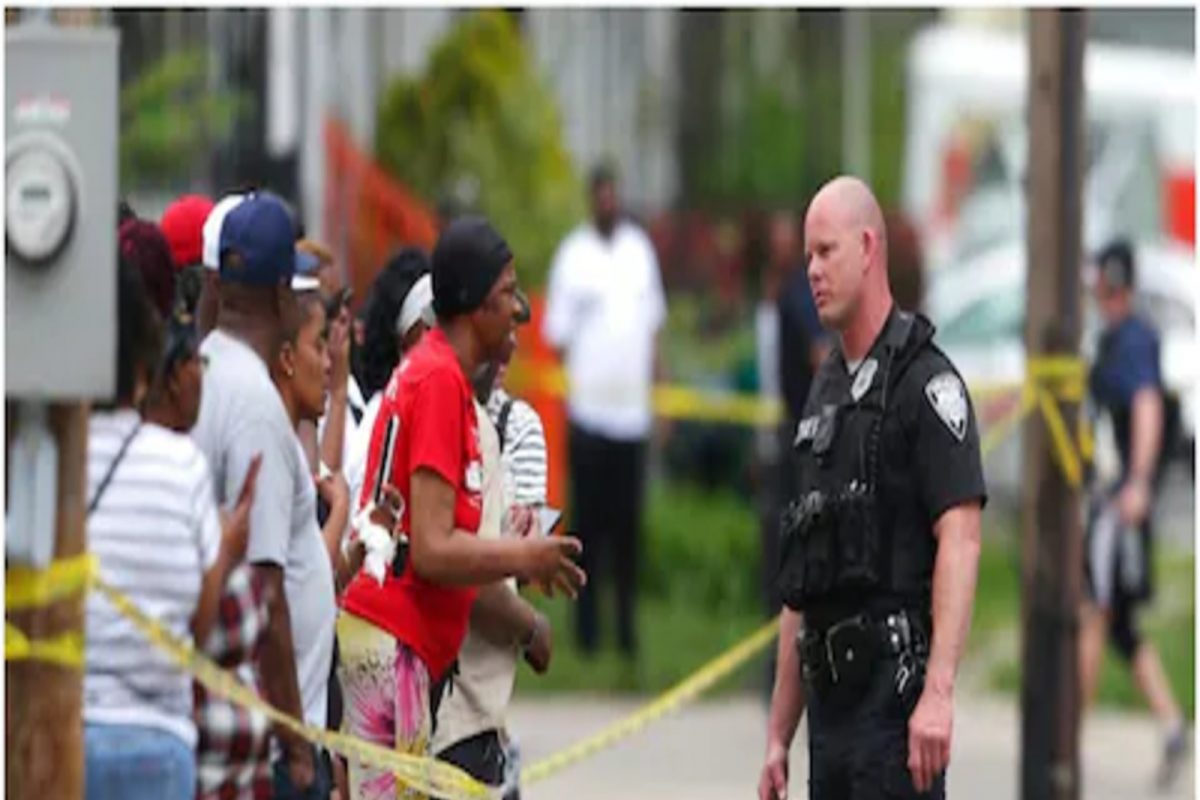 अमेरिकेतील सुपरमार्केटमध्ये 18 वर्षीय तरुणाचा गोळीबार; हल्ल्यात 10 ठार