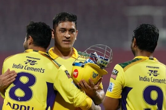 IPL 2022 : 'सर्व स्पून फीडिंग शक्य नाही' धोनीनं जाहीरपणे सांगितली जडेजाची चूक
