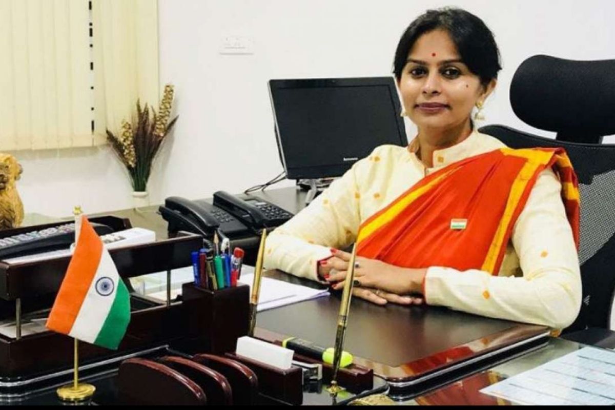 डॉक्टर असूनही IAS अधिकारी होण्याचा निर्णय