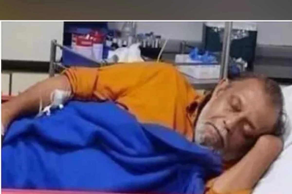 धर्मेंद्रंना डिस्चार्ज तर या सुपरस्टारच्या तब्येतीबाबत महत्त्वाचे अपडेट, हॉस्पिटल बेडवरील फोटो VIRAL; चाहत्यांमध्ये चिंतेचं वातावरण