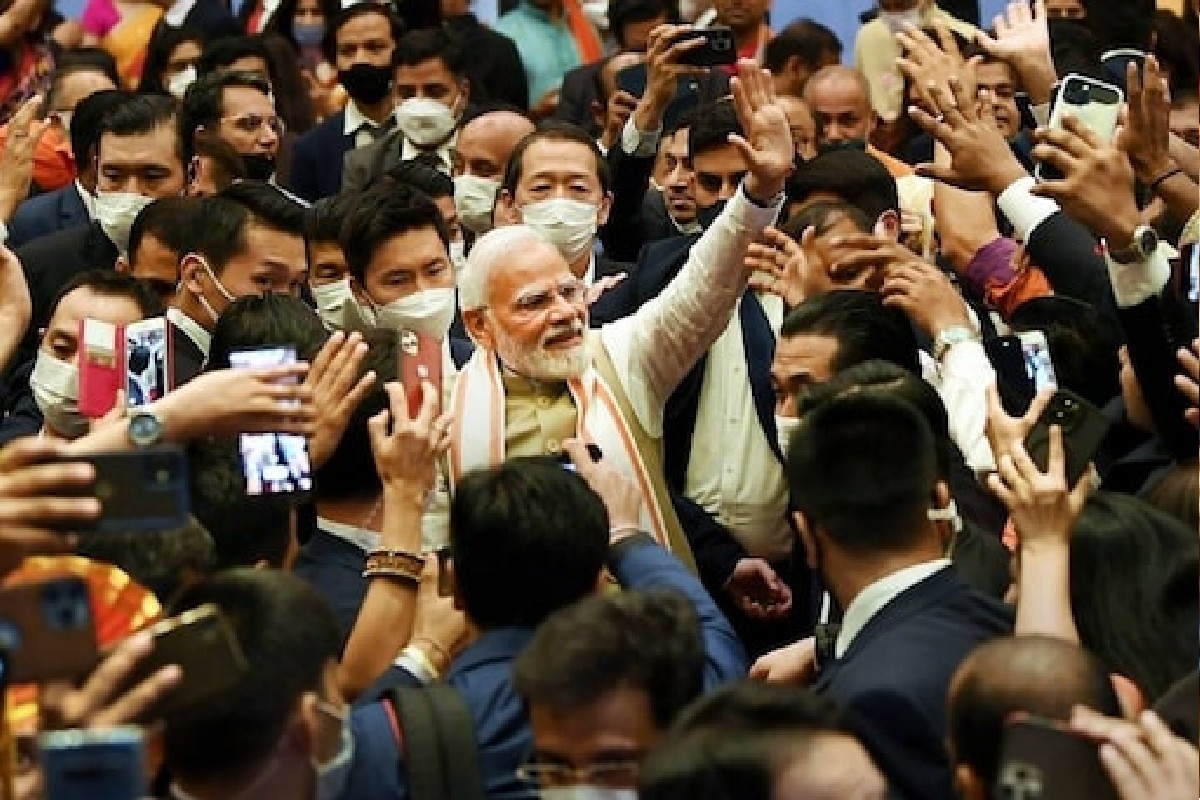 Modi@8: पंतप्रधानांची जादू आजही कायम तर गांधींच्या नेतृत्वाखालील काँग्रेस निष्प्रभ