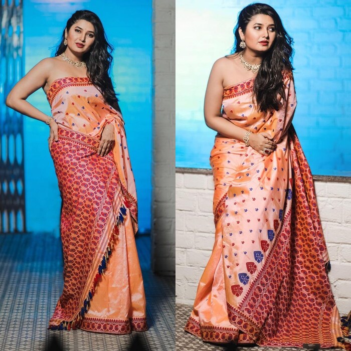 मराठी मनोरंजन विश्वातील स्टनिंग आणि फॅशनेबल अभिनेत्रींपैकी प्राजक्ता माळी एक आहे. ती सोशल मीडियावरही विशेष सक्रिय आहे. अभिनेत्रीने अलीकडेच एक साडी लुक तिच्या इन्स्टाग्रामवर शेअर केला आहे. (फोटो सौजन्य- prajakta_official/Instagram) 