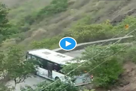 पुण्यात मोठी दुर्घटना टळली, सिंहगडावर जाणाऱ्या ई-बसचा अपघात होता होता वाचला, थरारक VIDEO