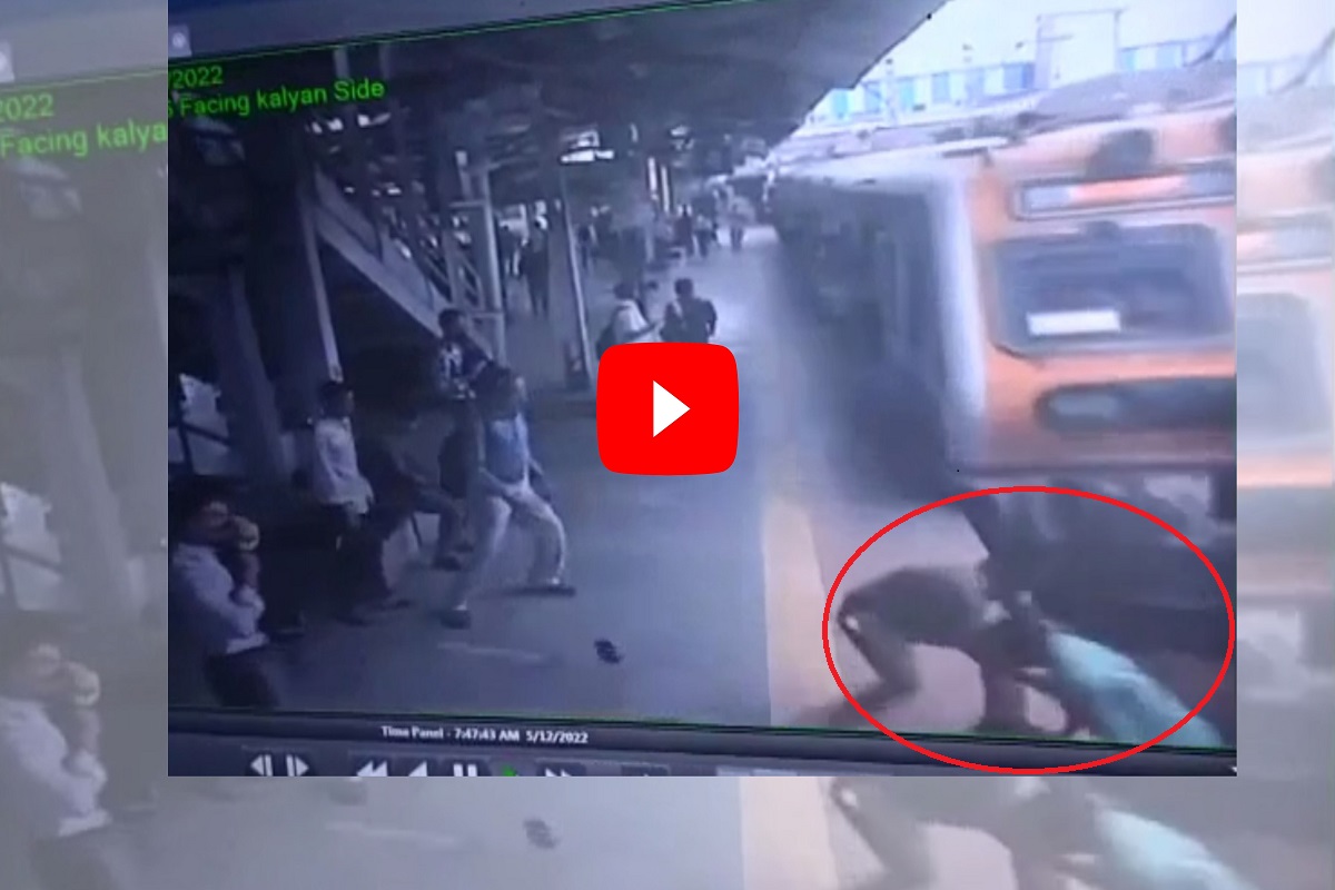 वर्दीतील देवमाणूस! स्वत:चा जीव धोक्यात टाकून वाचवले प्रवाशाचे प्राण, थरारक घटनेचा LIVE VIDEO