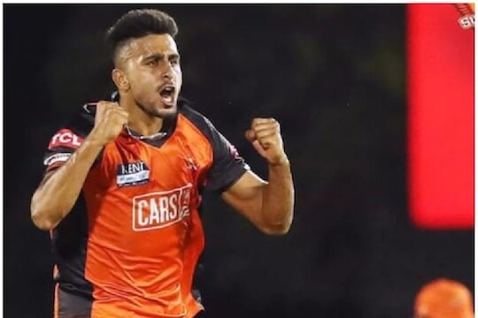 IPL 2022 : उमरान मलिकच्या खतरनाक बाऊन्सरपुढे मयंक निरूत्तर, पाहा VIDEO
