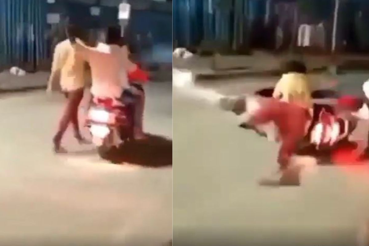 VIDEO: रस्त्याने जाताना पादचाऱ्याच्या डोक्यात विनाकारण मारलं; दुसऱ्याच क्षणी दुचाकीस्वाराला मिळालं 'कर्माचं फळ'