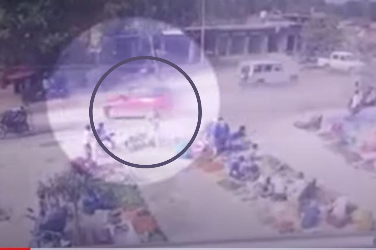 अवघे 4 सेकंद अन् अनियंत्रित कारच्या कचाट्यात सापडले 6 जण; भीषण अपघाताचा LIVE VIDEO