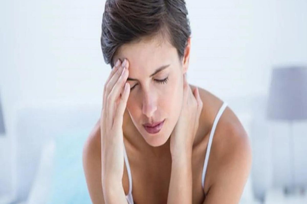 महिलांनी शरीरात होणाऱ्या 'या' छोट्या बदलांकडे कधीच करू नये दुर्लक्ष, असतात गंभीर आजाराचे संकेत