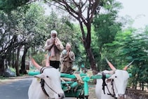 राजर्षी छत्रपती शाहूंना बळीराजाकडून अभिवादन, थेट शेतातून कृतज्ञता केली व्यक्त