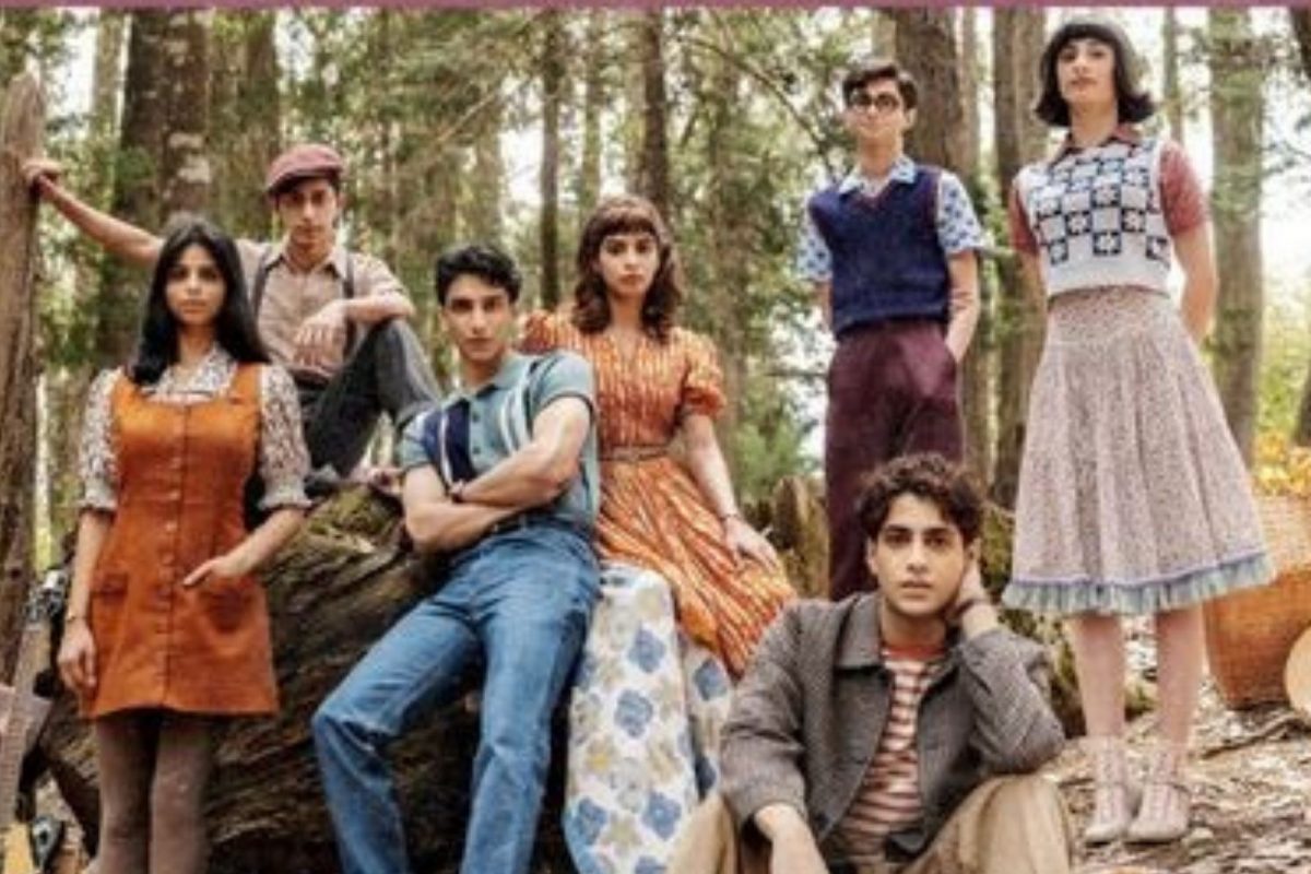 एकाच सिनेमातून 3 स्टारकिड्सचा डेब्यू; बड्या कलाकारांची मुलं आणि नातवंडं झळकणार, The Archies चं पोस्टर रिलीज