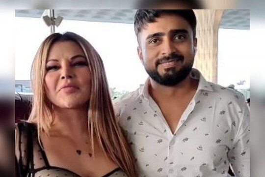 राखी सावंतला बॉयफ्रेंडने भेट दिली BMW आणि दुबईत घर, पण व्यक्त केली अनोखी इच्छा