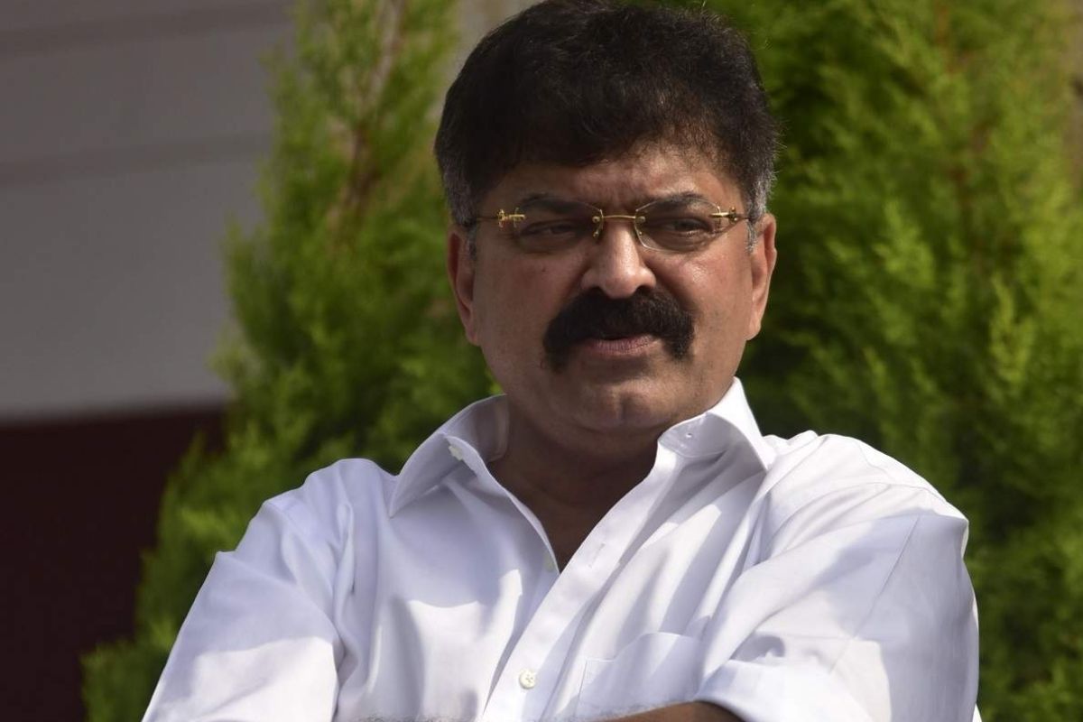 कोर्टाने आव्हाड यांच्यासह 12 जणांचा निर्णय राखून ठेवला आहे. दुपारून निर्णय येणार आहे. तोपर्यंत पोलीस स्टेशनमध्ये थांबण्याचे आदेश दिले आहे.