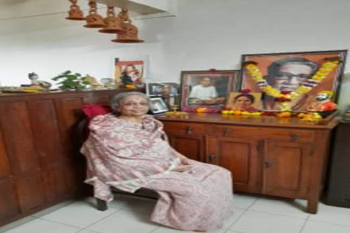 Sanjeevani Karandikar: बाळासाहेब ठाकरे यांची बहीण संजीवनी करंदीकर यांचं पुण्यात वृद्धापकाळाने निधन