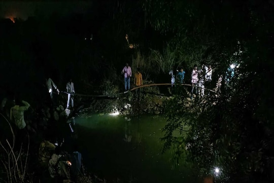 बाप-लेकाचा विहिरीत बुडून दुर्देवी मृत्यू; आईच्या प्रसंगावधानाने दुसऱ्या मुलाचा जीव वाचला