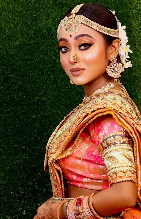 बिदीशा डे मुजुमदार ही अभिनेत्री अवघ्या 21 वर्षांची होती. ती आपल्या आई वडिलांसोबत भाड्याने एका अपार्टमेंटमध्ये राहात होती. बुधवारी बिदीशा आपल्या राहत्या घरी लटकलेल्या अवस्थेत आढळून आली. 